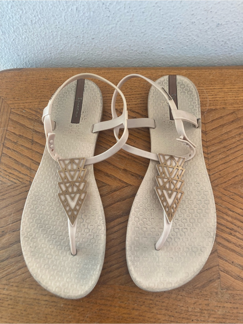 IPANEMA “Grendene” Tan Flip Flop Sandals (9)